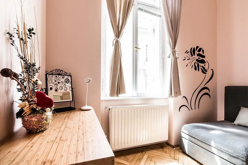 Bpr Koenig Design Apartment Budapest 0*,
