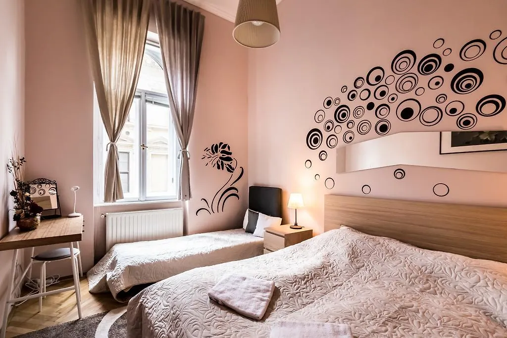 Bpr Koenig Design Apartment Budapest