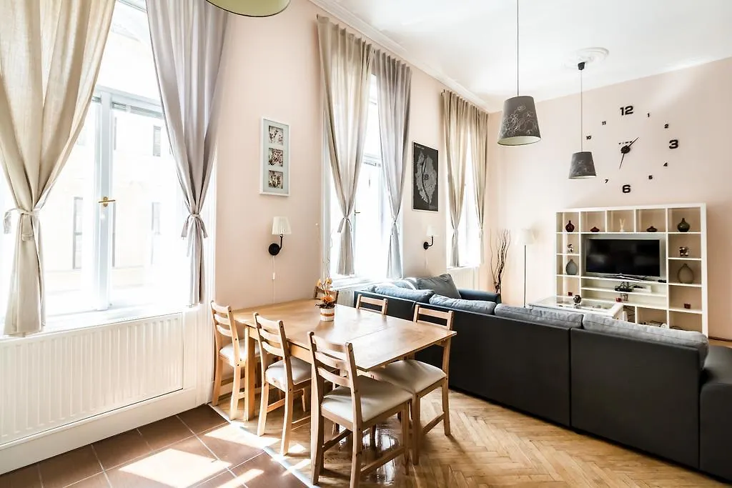Bpr Koenig Design Apartment Budapest Hongrie