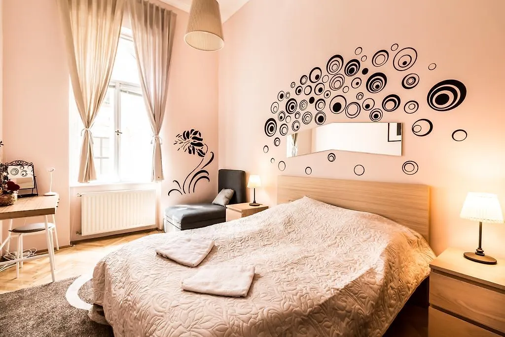 Bpr Koenig Design Apartment Budapest