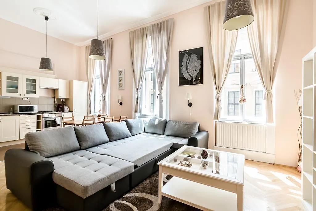 Bpr Koenig Design Apartment Budapest
